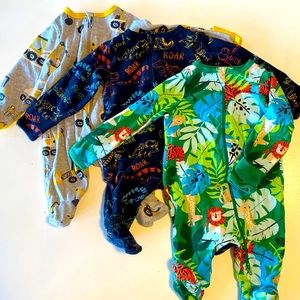 Newborn sleepwear, set of 3 pajamas, 2022 like new